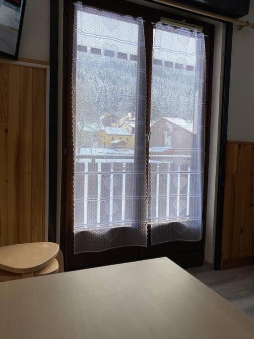 Charmant Appartement Au Pied Des Pistes De Леле Екстер'єр фото
